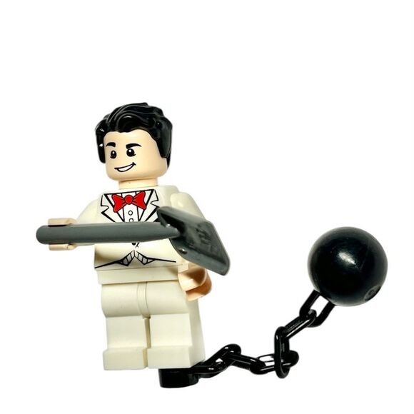 Serial Killer - Ted Bundy – Variant w/ Shovel - Picture 2 of 4